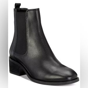 Kenneth Cole Reaction Salt Heeled Chelsea Boot in Black